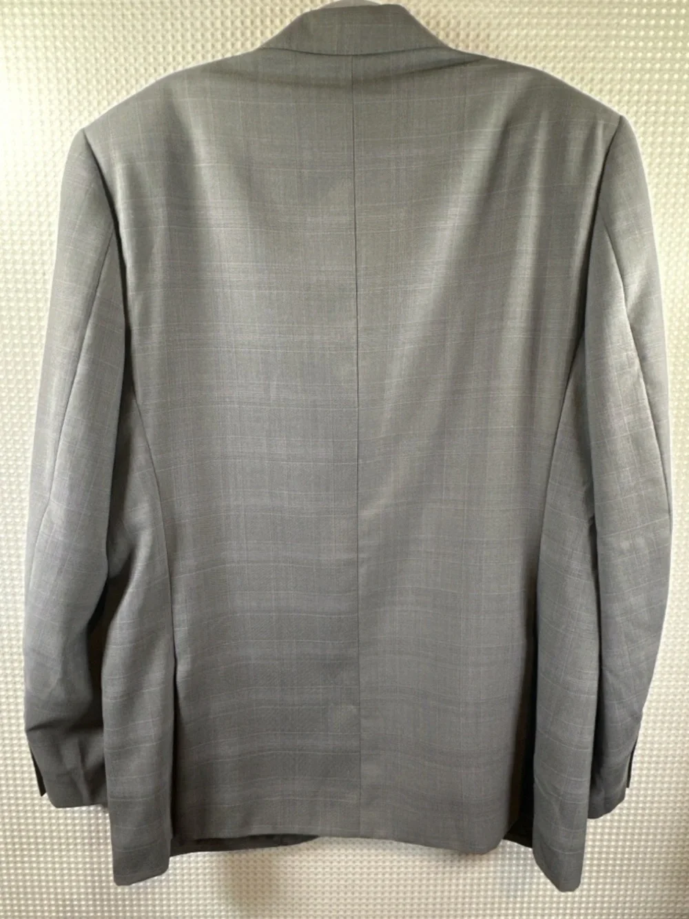 Giorgio Armani  LeCollezioni Grey Plaid Two-Button Suit Jacket Blazer